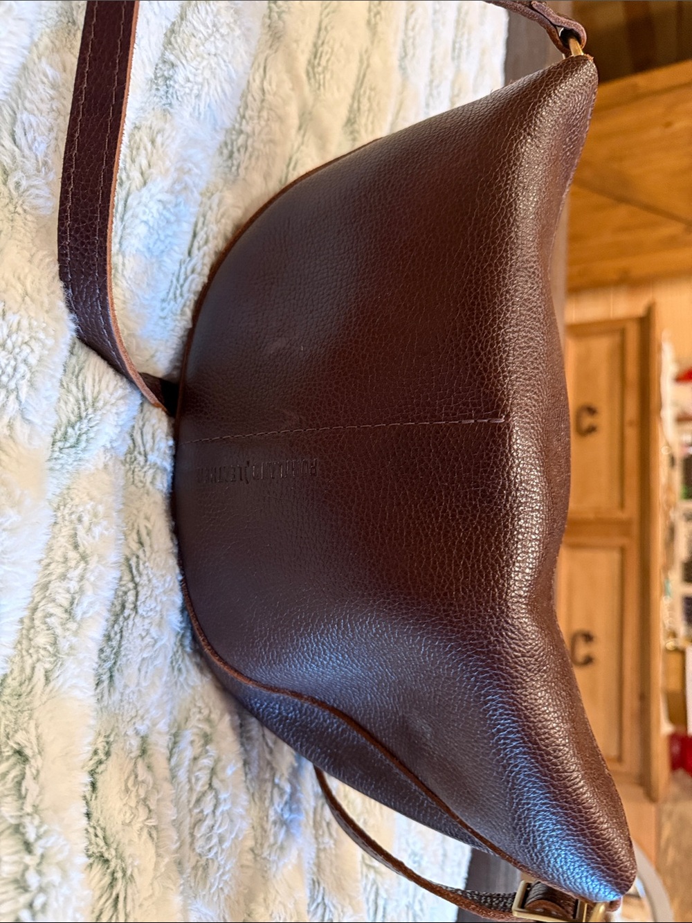 Classic Brown Leather women’s Shoulder Bag - Picture 2 of 4